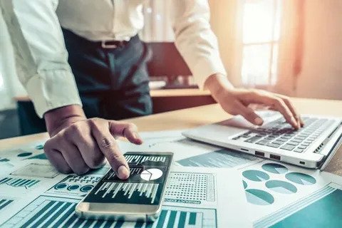 Financial Advisor in Dubai